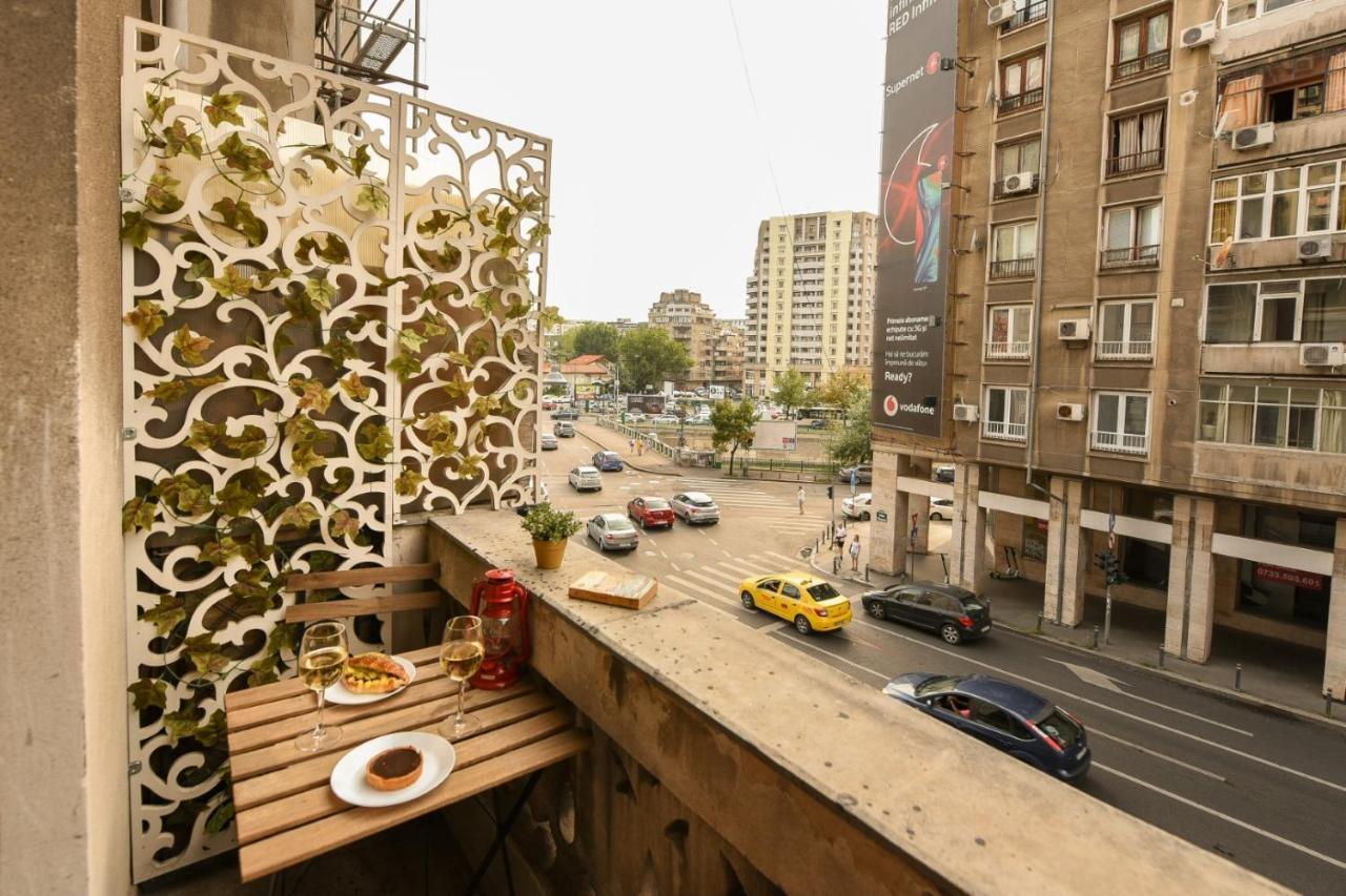 Vintage Elegance, Modern Comfort: 1Br Apartment Overlooking Calea Victoriei Bukares Bagian luar foto