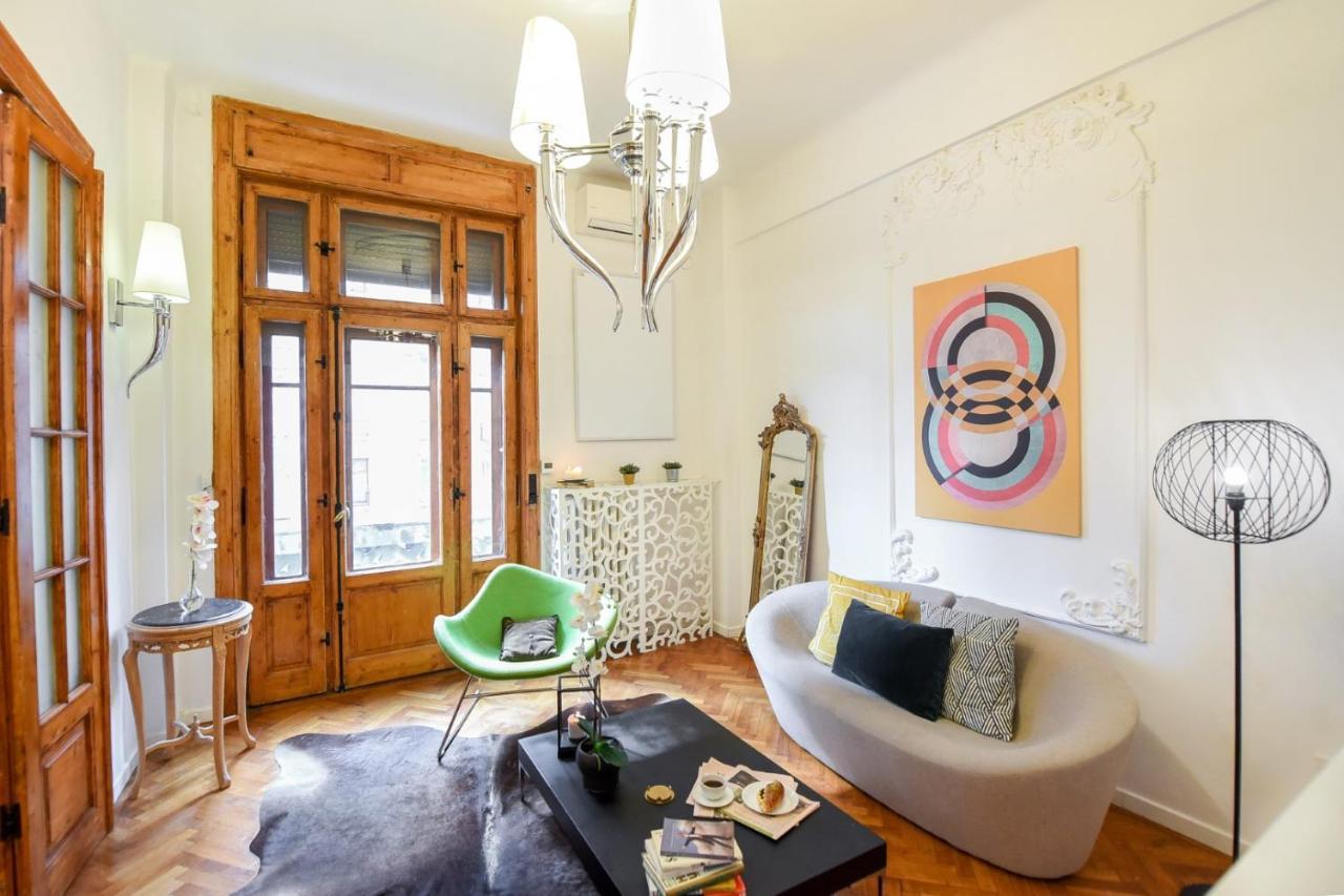 Vintage Elegance, Modern Comfort: 1Br Apartment Overlooking Calea Victoriei Bukares Bagian luar foto